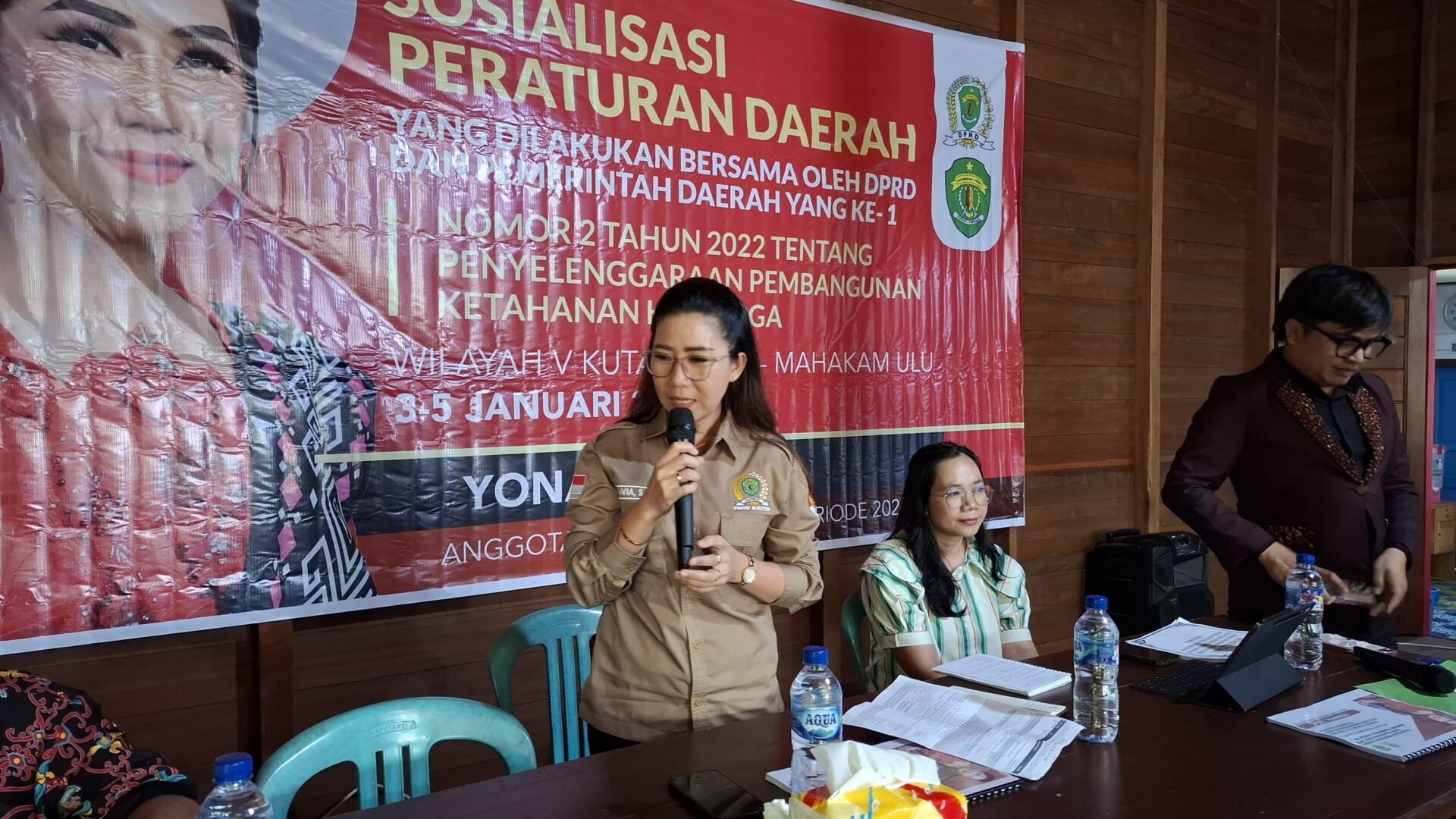 Yonavia Sosialisasikan Perda Ketahanan Keluarga di Kutai Barat