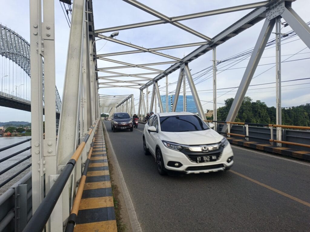 Rekayasa Lalin Jembatan Mahakem, Pagi Ditutup Sorenya Kembali Dibuka; Kendaraan Tertahan Sampai 1 Jam