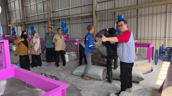 PENINGKATAN PRODUK. Pabrik pengolahan rumput laut di Kecamatan Muara Badak merupakan fasilitas unggulan Pemerintah Kabupaten Kukar untuk mendorong hilirisasi produk kelautan.