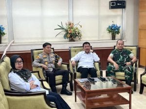 JAMINAN PSU. Sekda Kukar, Sunggono bersama Kapolres Kukar dan Dandim 0906/KKR dalam rapat persiapan pemungutan suara ulang.