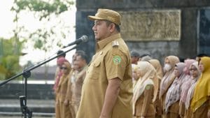 Bupati PPU, Mudyat Noor memimpin langsung apel gabungan usai libur lebaran, Selasa (8/4/2025).