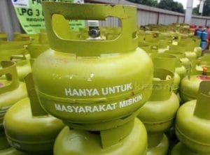 OPERASI PASAR. Distribusi 1.120 tabung LPG 3 kg sesuai HET dilakukan Disperindag Kukar untuk memenuhi kebutuhan energi selama Ramadan.