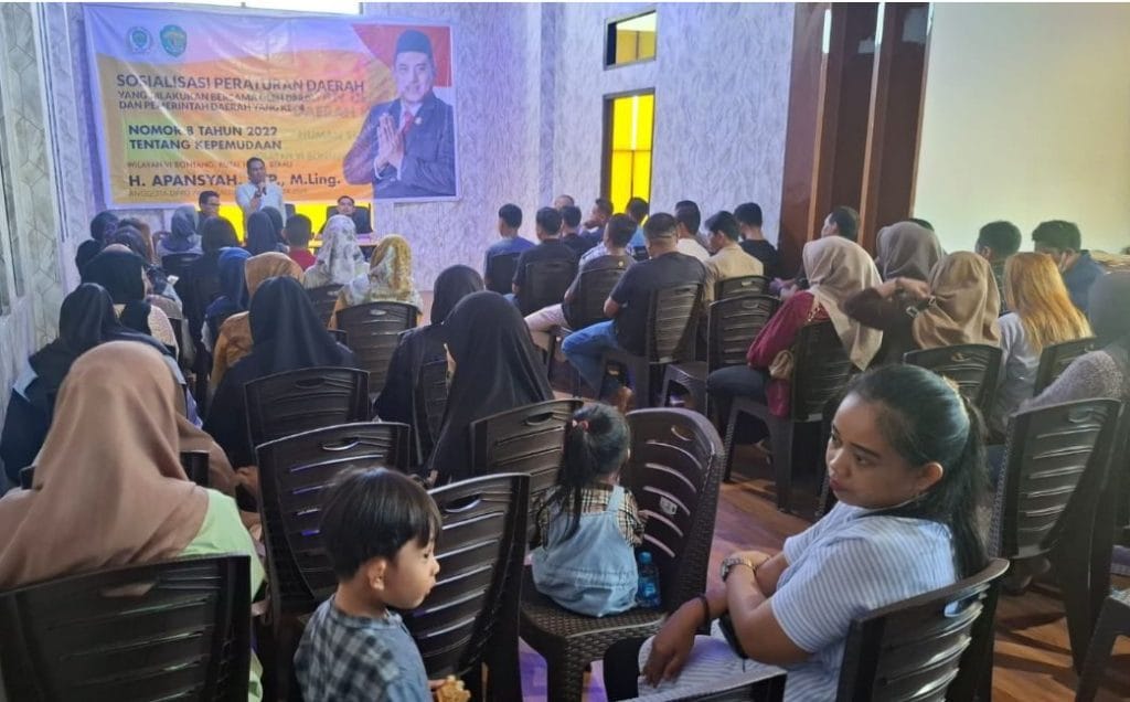 GENERASI MUDA. Warga Sangatta Utara memenuhi tempat pelaksanaan sosialisasi.