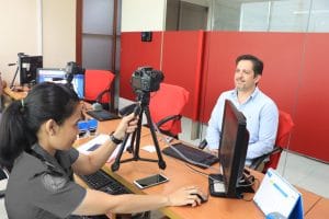 PENGAWASAN DIPERKETAT. WNA kini wajib datang langsung ke kantor imigrasi untuk perpanjangan izin tinggal.