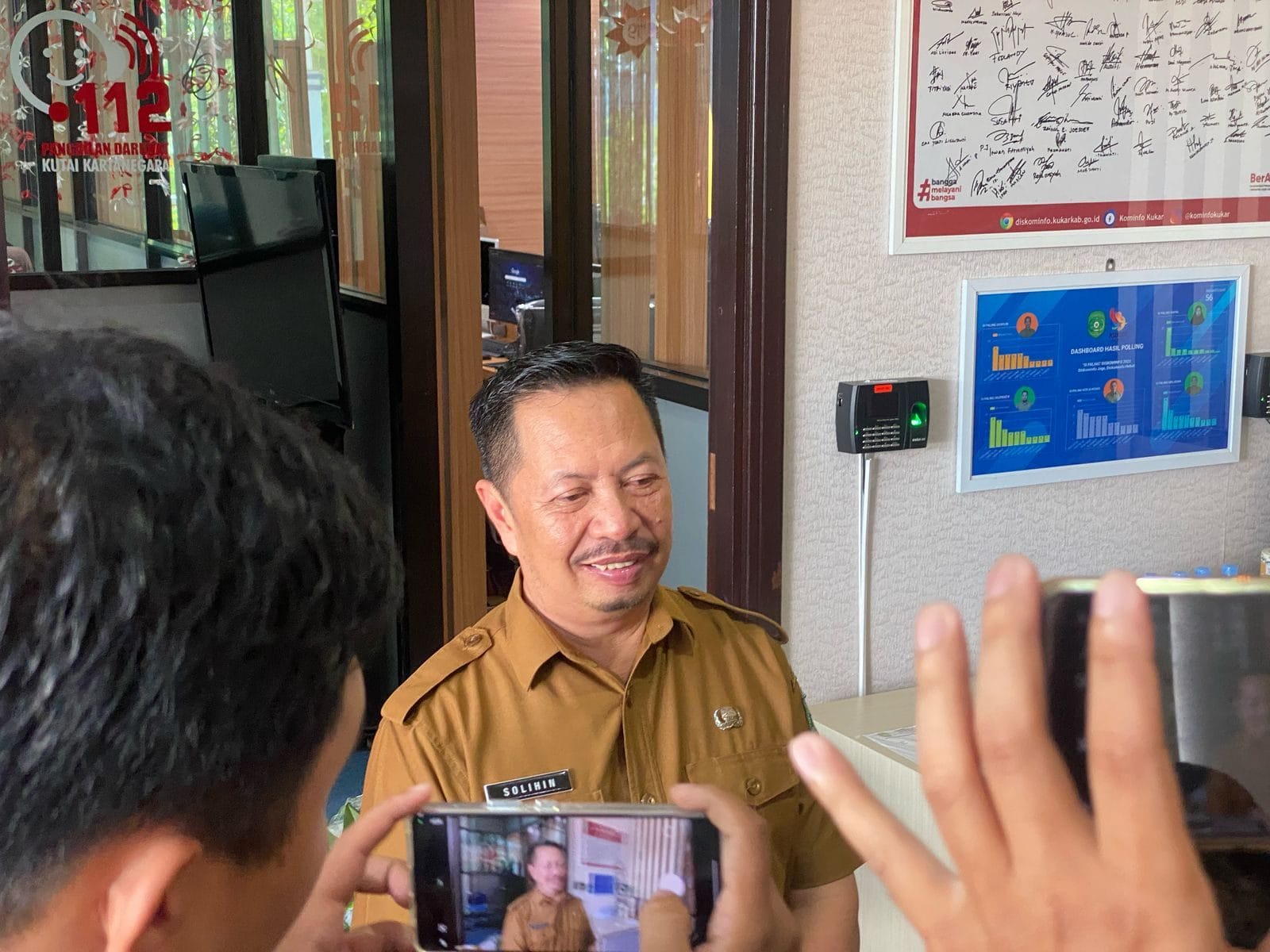 Plt Kepala Diskominfo Kukar, Solihin saat memberikan keterangan pers pada awak media.