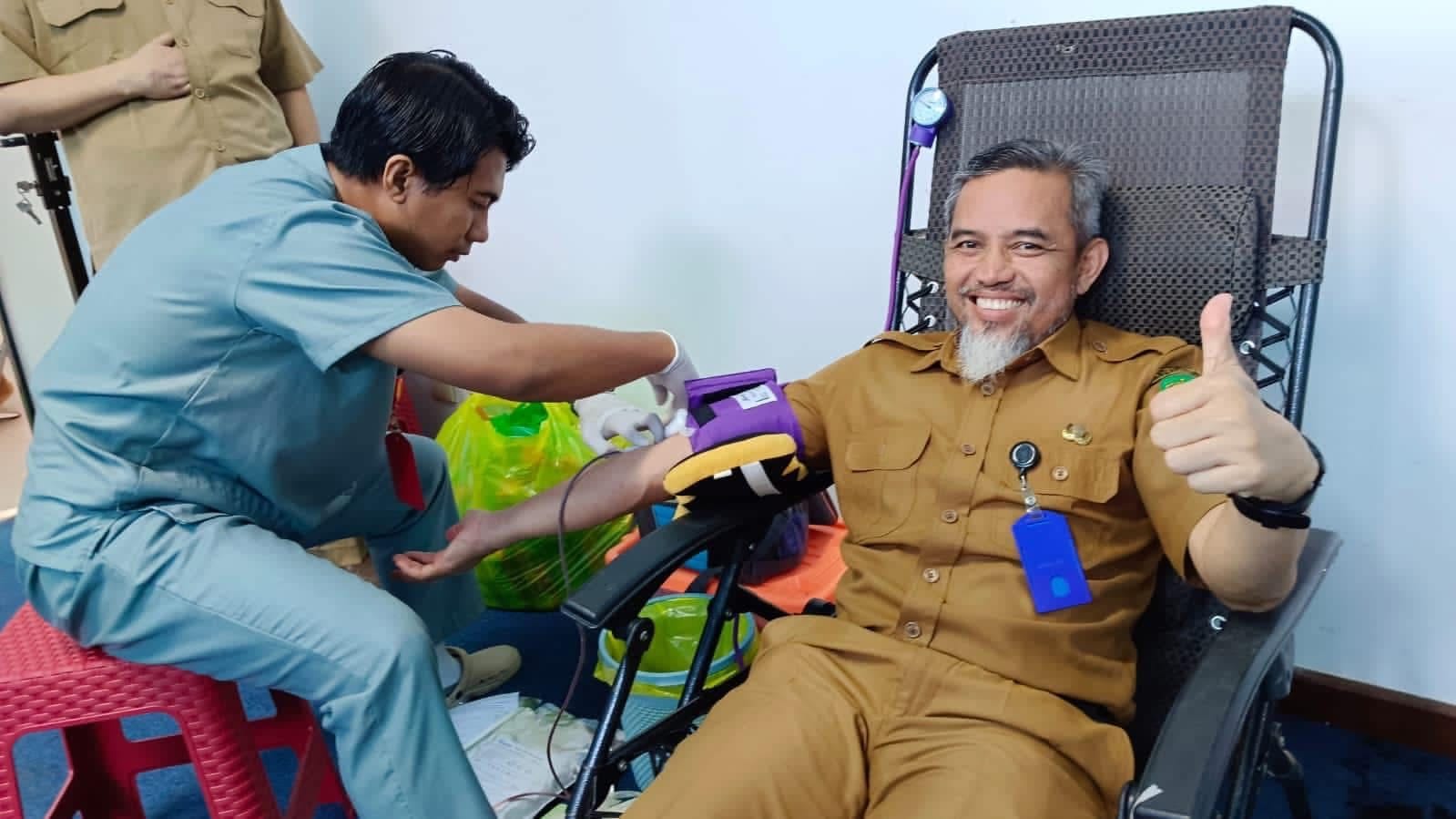 KEGIATAN DONOR DARAH. Diskominfo Kukar menggelar Halal Bihalal beserta donor darah bersama PMI.