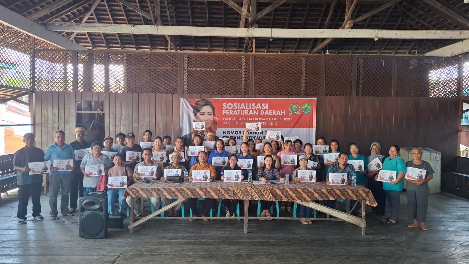 SOSIALISASI. Anggota DPRD Kaltim, Yonavia, mengajak pemuda Mahulu berperan aktif membangun daerah melalui Perda Kepemudaan.