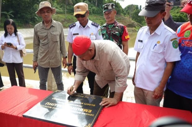 Bupati Kutai Kartanegara Edi Damansyah, resmikan Embung Maluhu