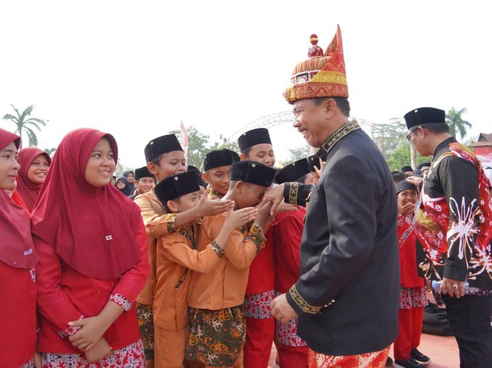 Apel Pagi Hardiknas di Kutai Kartanegara (Kukar) pada Jumat (2/5/2025