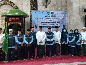 Bupati Kukar, Edi Damansyah melepas keberangkatan 530 jamaah haji dari Kukar Kloter 3, Selasa (6/5/25) di Masjid Agung Sultan Sulaiman Tenggarong.