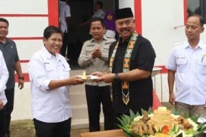 Bupati Kukar, Edi Damansyah meresmikan Kantor Lurah dan Gedung BPU Kelurahan Bukit Biru, Kecamatan Tenggarong, Rabu