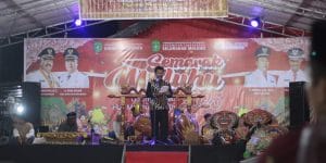 Sekda Kukar, Sunggono, Secara Resmi Membuka Kegiatan Kelurahan Maluhu di Kecamatan Tenggarong merayakan Hari Ulang Tahun (HUT) ke-55.