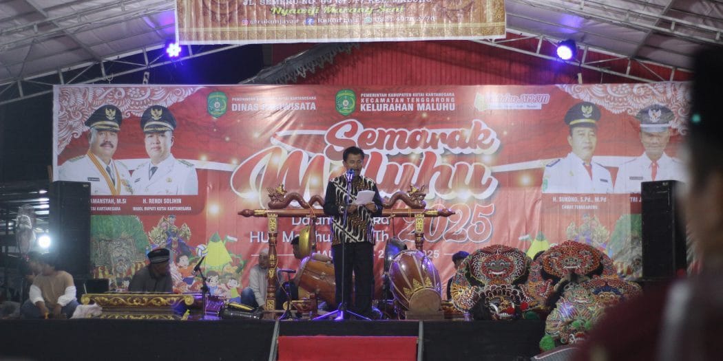 Sekda Kukar, Sunggono, Secara Resmi Membuka Kegiatan Kelurahan Maluhu di Kecamatan Tenggarong merayakan Hari Ulang Tahun (HUT) ke-55.