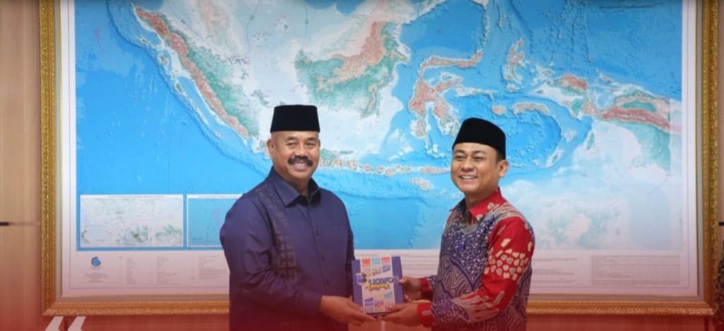 Bupati Kutai Kartanegara Edi Damansyah bersama Sekretaris Utama BIG RI, R.A Belinda Arunawati Margono, menandatangani Nota Kesepahaman Kerjasama periode 2025-2029, Rabu (21/5/2025) di Bogor.
