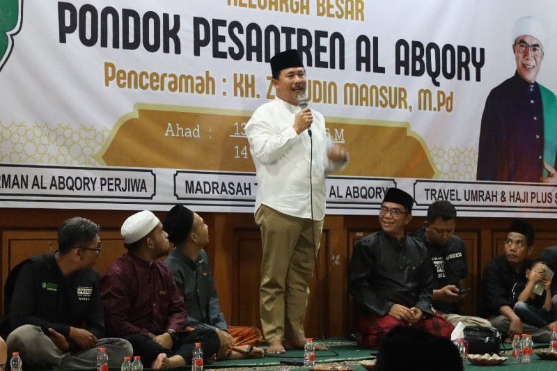 Sekda Kukar, Sunggono, melepas secara simbolis distribusi beras dari Pasukan Amal Sholeh (PASKAS) Kukar