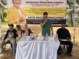 SOSIALISASI. Anggota DPRD Kaltim, Sayid Muziburrachman, mengajak warga Balikpapan Timur memahami Perda tentang pencegahan penyalahgunaan narkotika untuk memperkuat kesadaran hukum masyarakat.